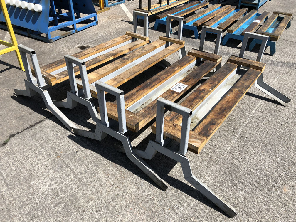 Quantity of 4 Steady Racks